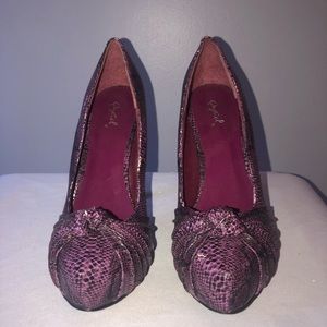 SOLD!! Patent leather snake skin high heel shoe